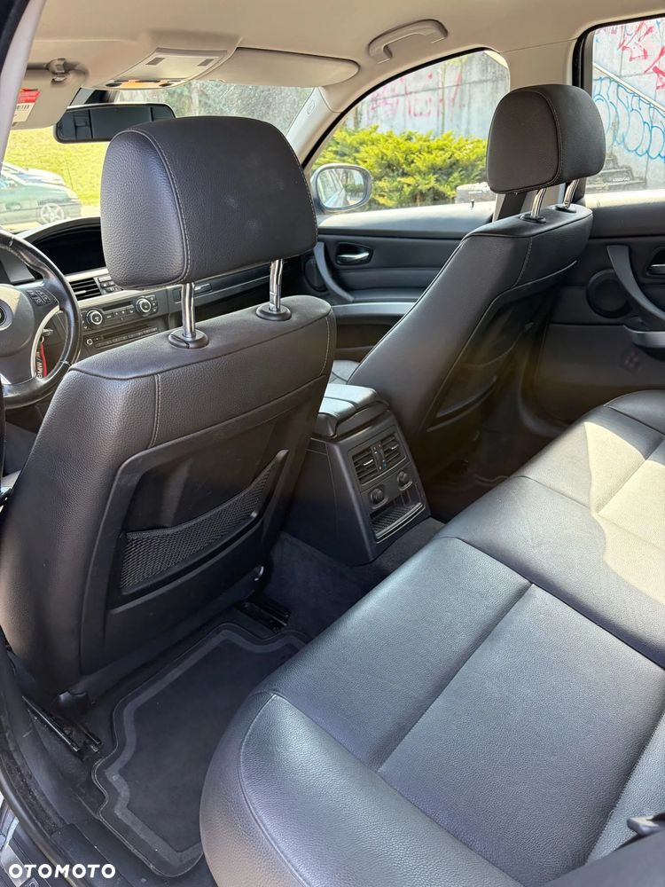 BMW Seria 3 320d DPF - 33