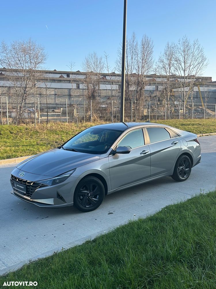 Hyundai Elantra 1.6 l 123 CP CVT Highway - 11