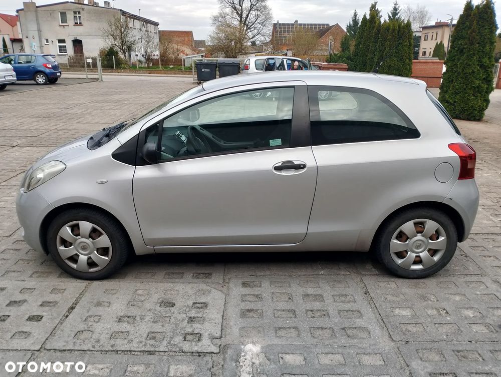 Toyota Yaris 1.3 Luna - 4