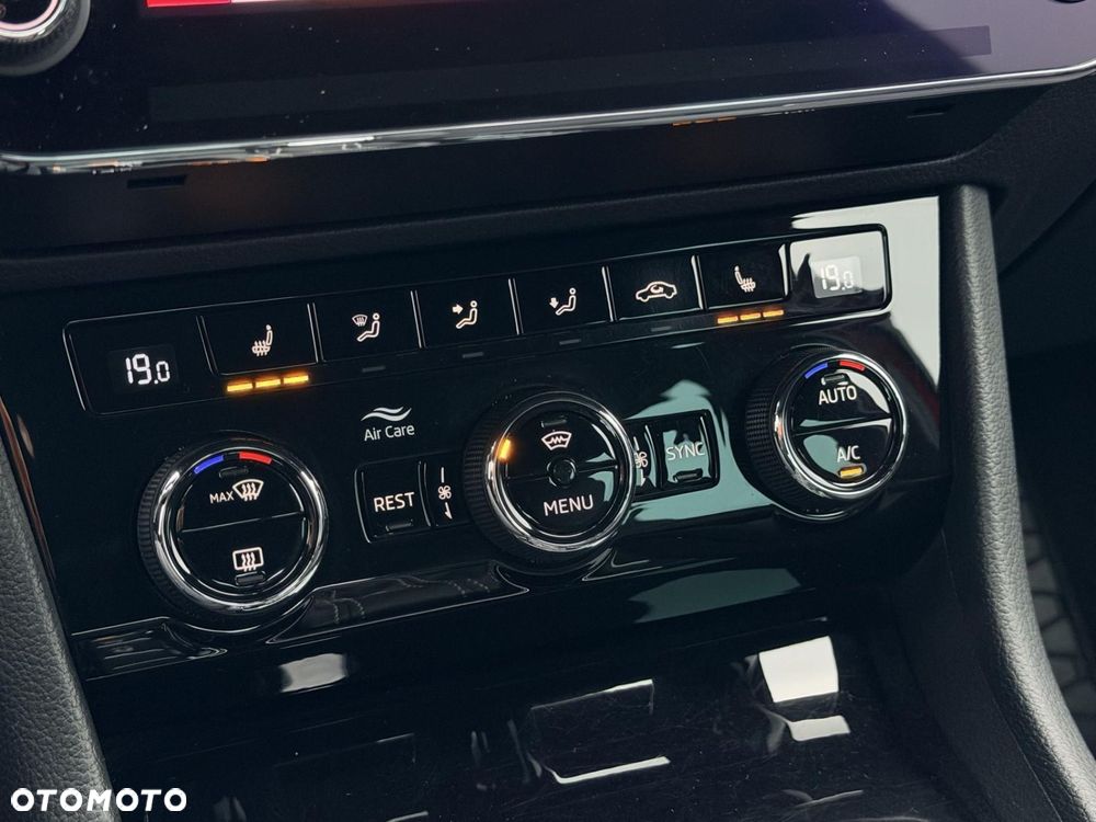 Skoda Superb 2.0 TSI Sportline DSG - 18