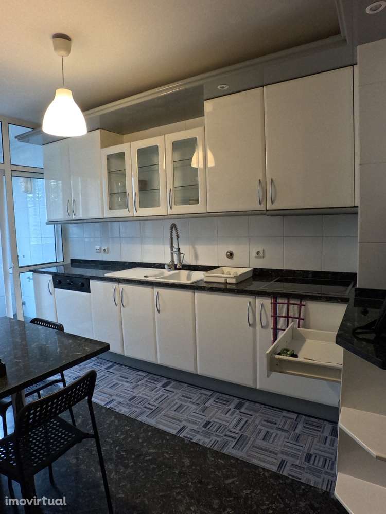 T2 com varanda, terraço, em Canidelo, 1.100€ / mês - Grande imagem: 4/32