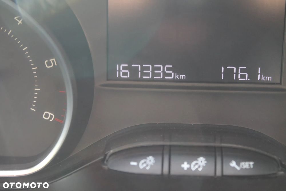 Peugeot 208 Blue-HDi 100 Stop&Start Style - 17