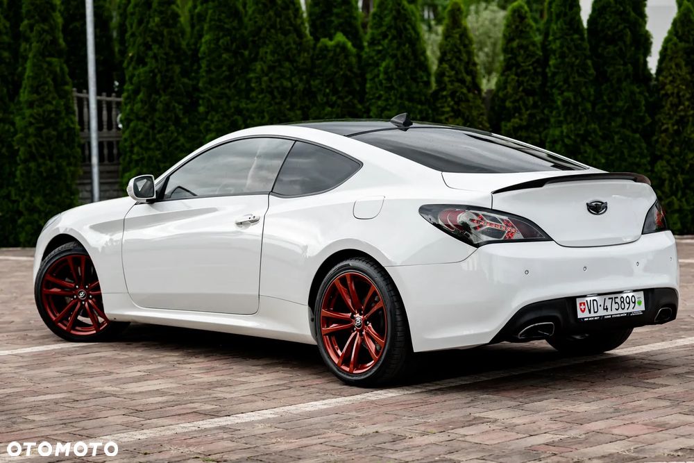 Hyundai Genesis Coupe 2.0 T - 11