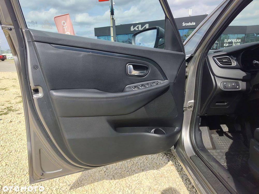 Kia Carens 1.7 CRDi L - 11