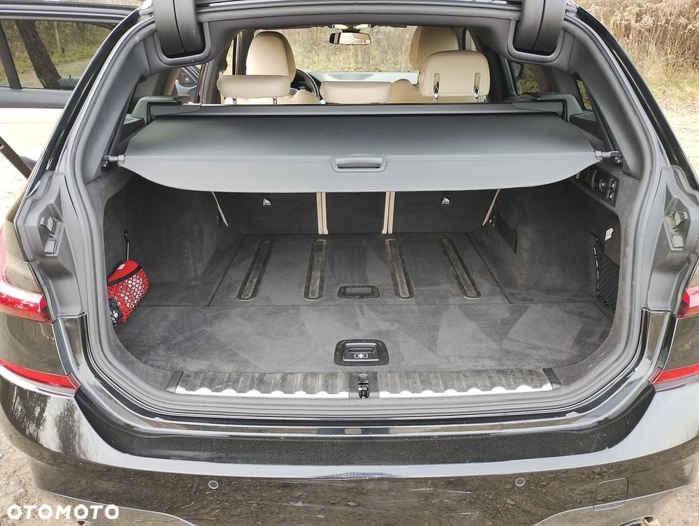 BMW Seria 3 318d M Sport - 10