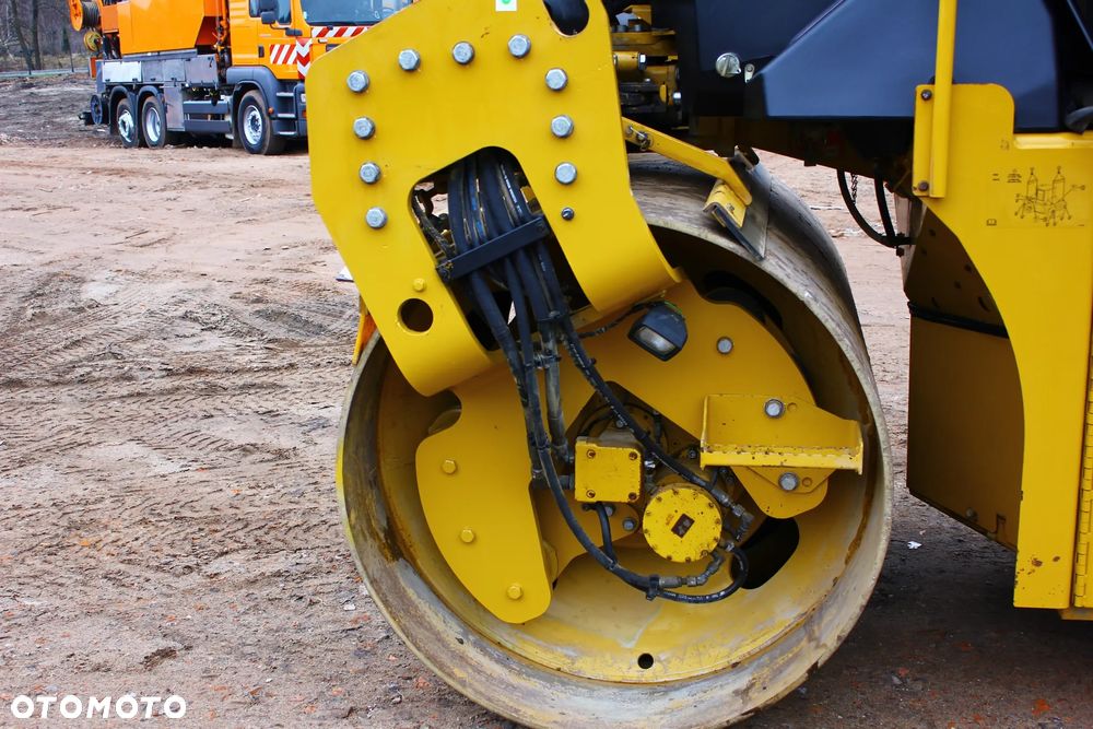 Caterpillar CAT CD10 WALEC STALOWY WIBRACYJNY Z DZIELONYMI BĘBNAMI +KOSZ HYDROG AX077 - 9