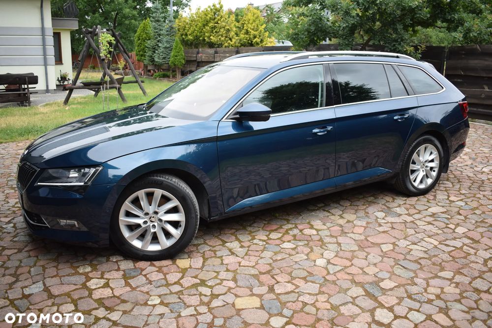 Skoda Superb 2.0 TDI 4x4 DSG Premium Edition - 6