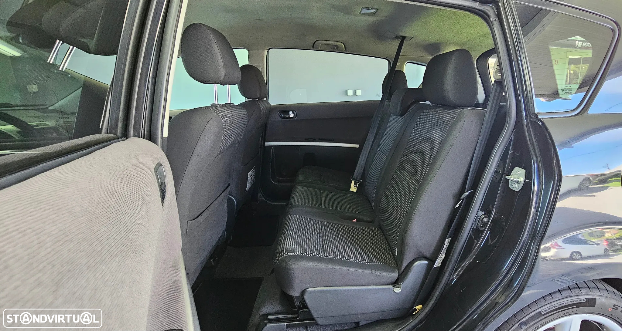 Toyota Corolla Verso 2.2 D-4D Sol - 17