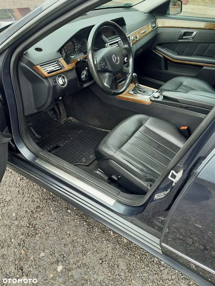 Mercedes-Benz Klasa E 250 CDI DPF BlueEFFICIENCY 7G-TRONIC Elegance - 9