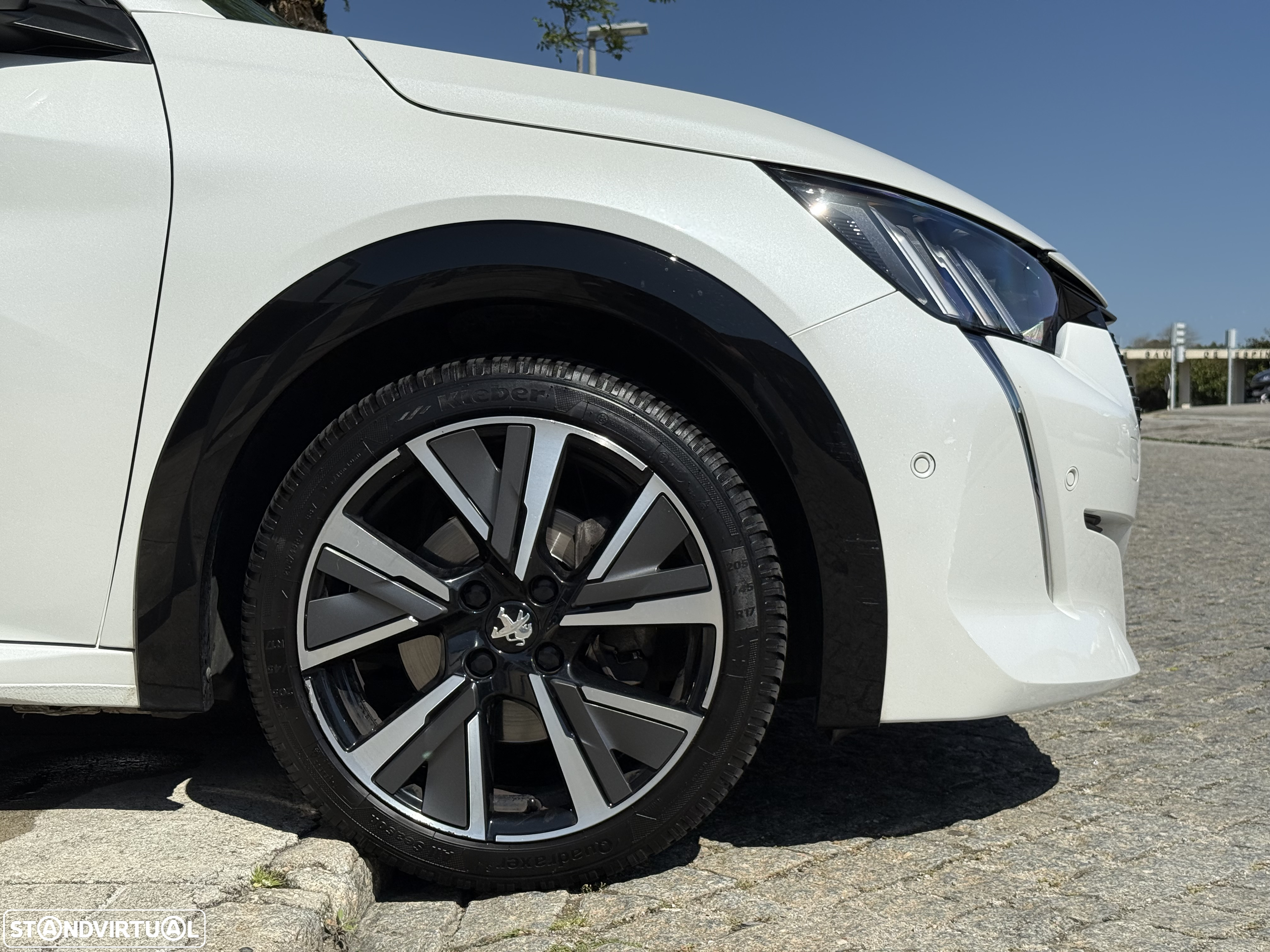 Peugeot 208 1.2 PureTech GT - 11