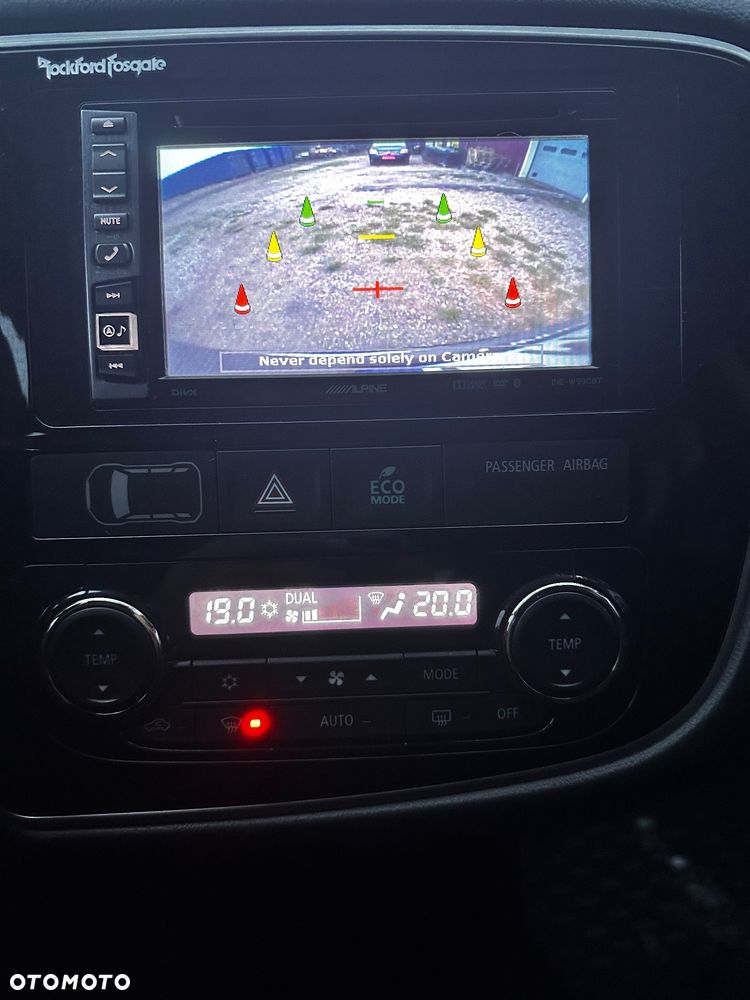 Mitsubishi Outlander 2.2 DID Instyle Navi 4WD - 14
