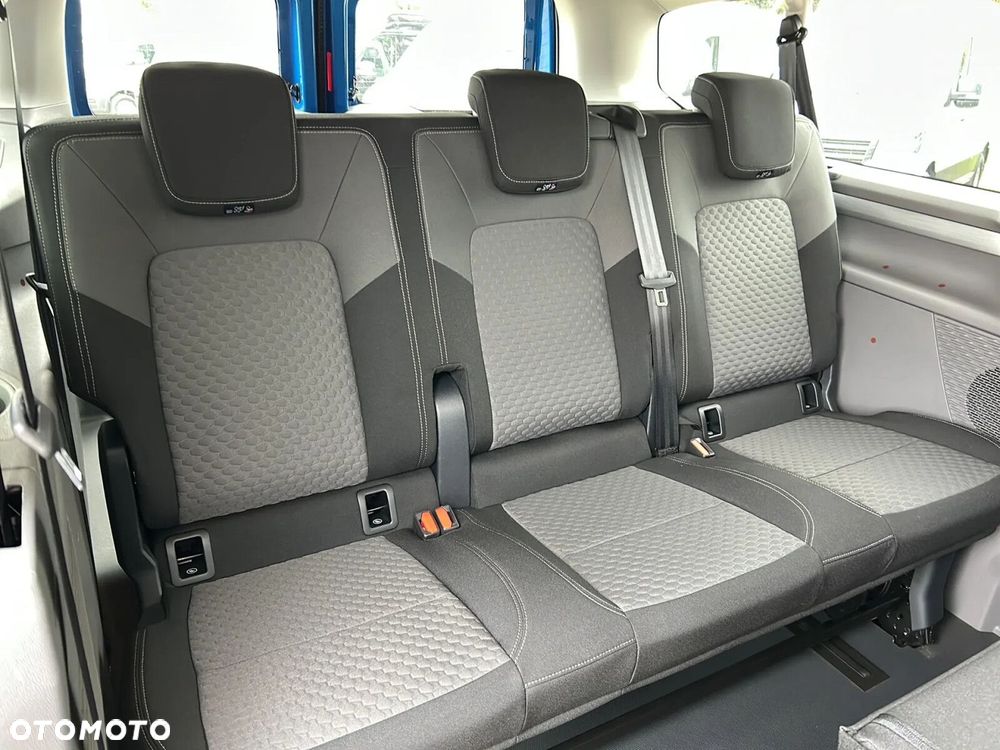 Volkswagen Caravelle - 17