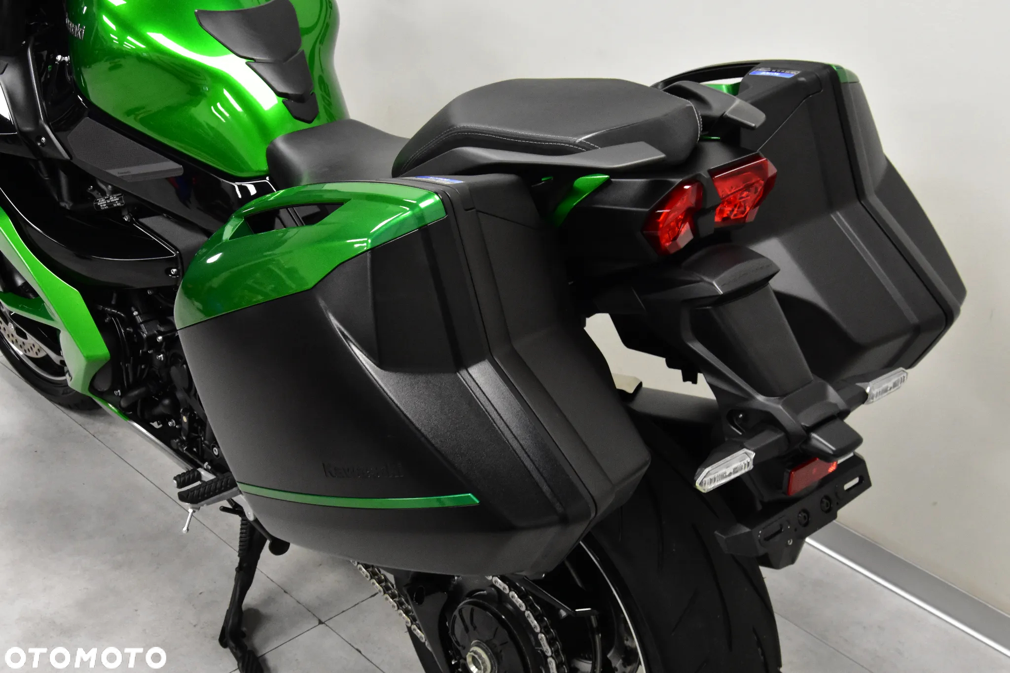 Kawasaki Ninja H2 SX - 18