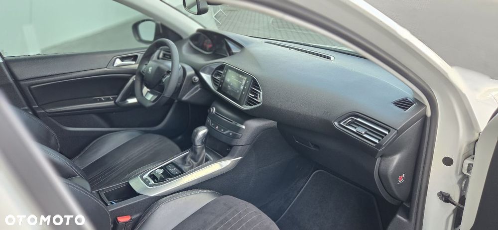 Peugeot 308 BlueHDi 150 EAT6 Stop & Start GT-Line Edition - 31
