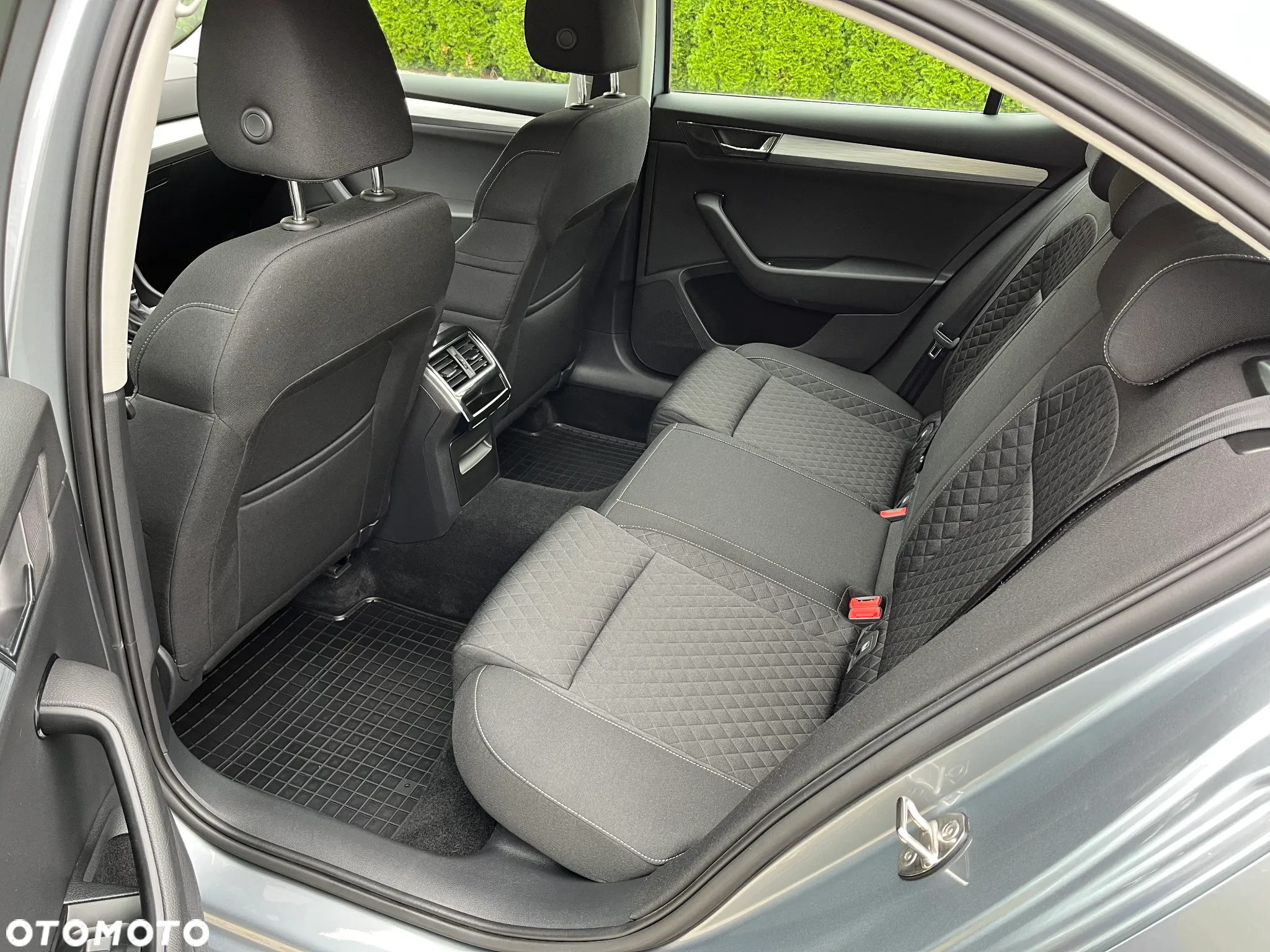 Skoda Superb 2.0 TDI SCR Ambition DSG - 6