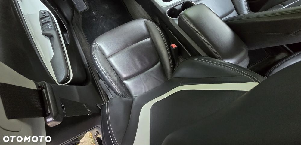 Chevrolet Volt - 12