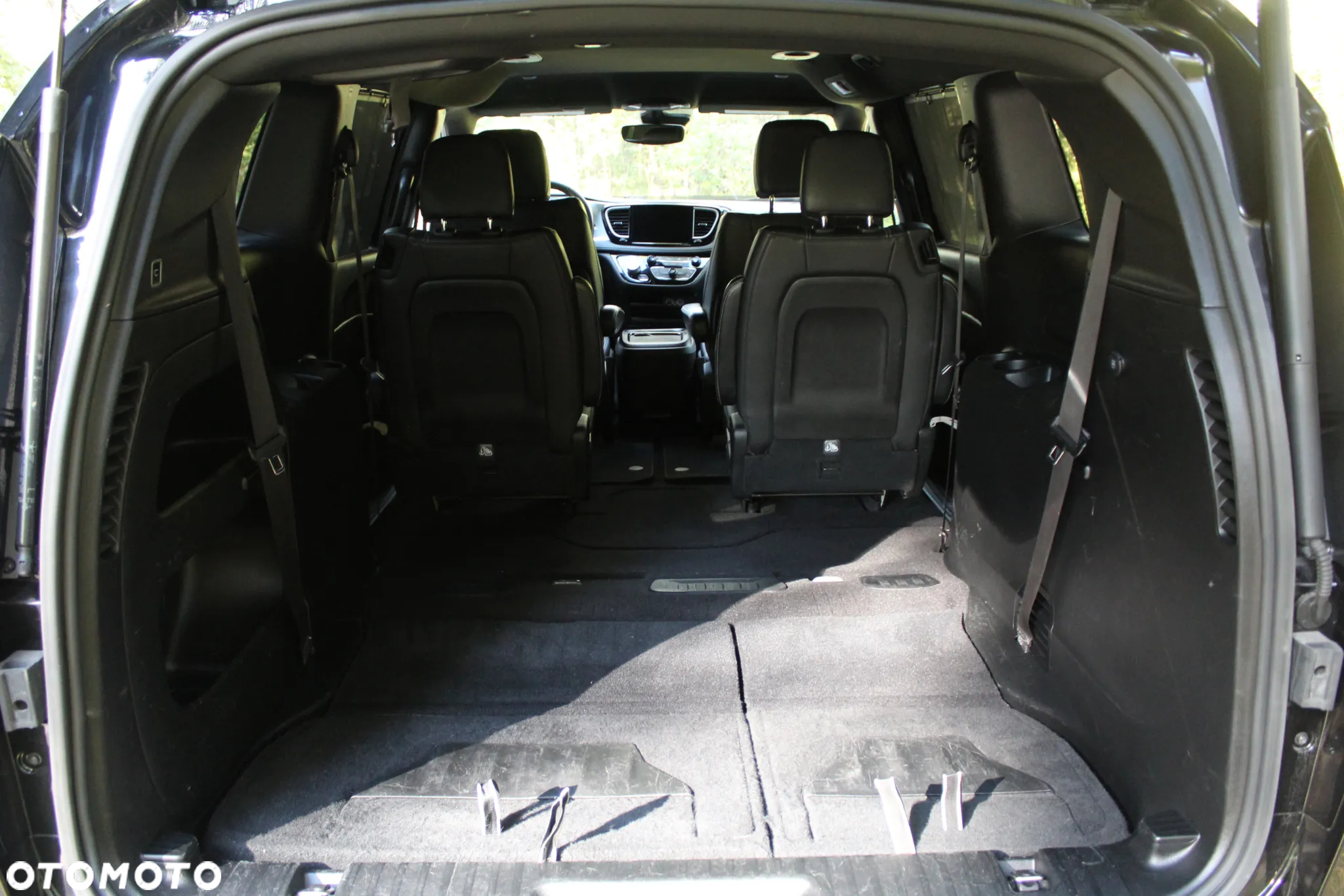 Chrysler Pacifica - 40