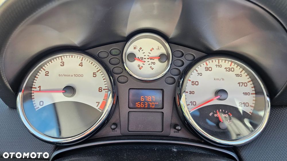 Peugeot 207 - 15