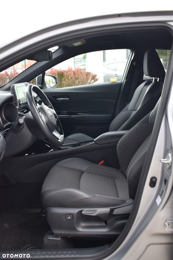 Toyota C-HR - 11