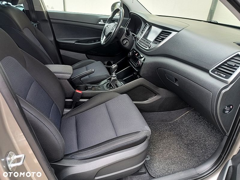 Hyundai Tucson blue 1.6 GDi 2WD Navi - 25
