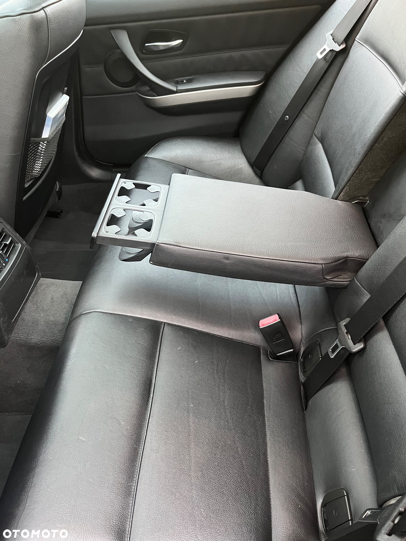 BMW Seria 3 318d DPF Touring - 11