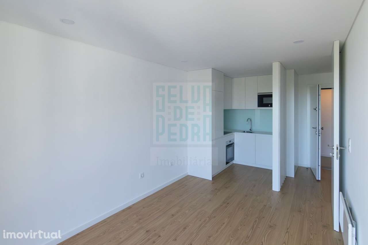 T1 C/ varanda e garagem - Arrendamento! - Grande imagem: 5/17