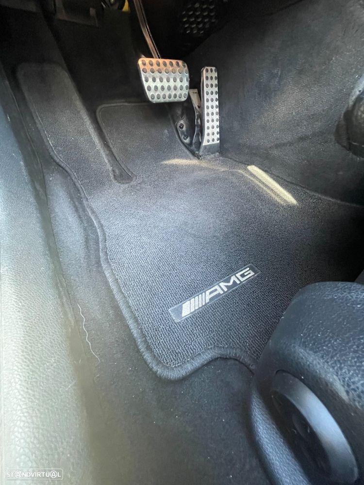 Mercedes-Benz E 220 d AMG - 12