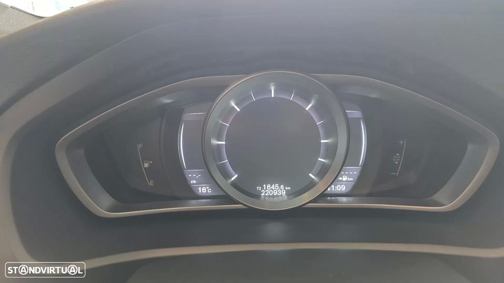 Volvo V40 2.0 D2 R-Design - 30