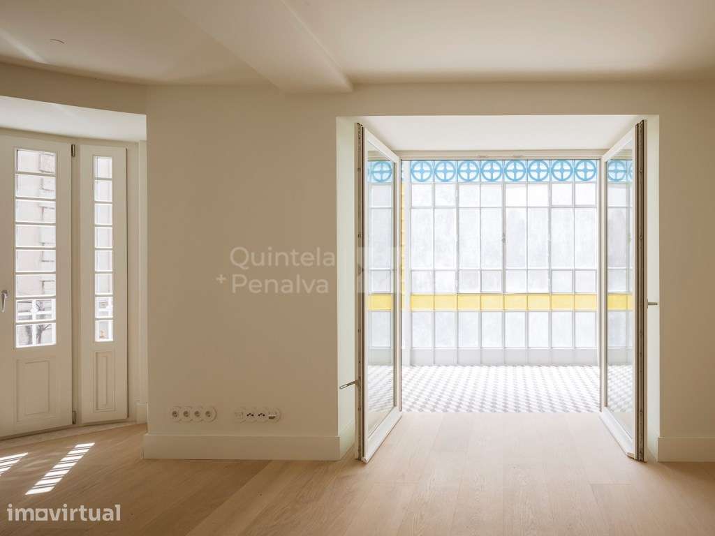Apartamento T2 com marquise e garagem, nos Restauradores, Lisboa - Grande imagem: 3/50