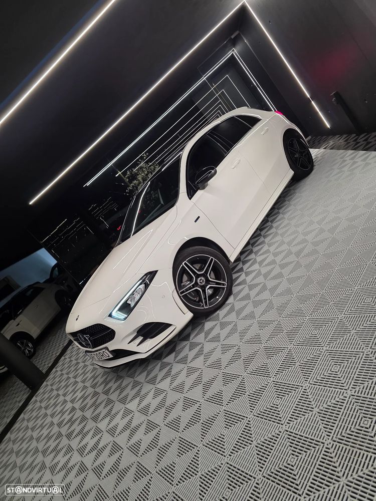 Mercedes-Benz A 250 e AMG Line - 11