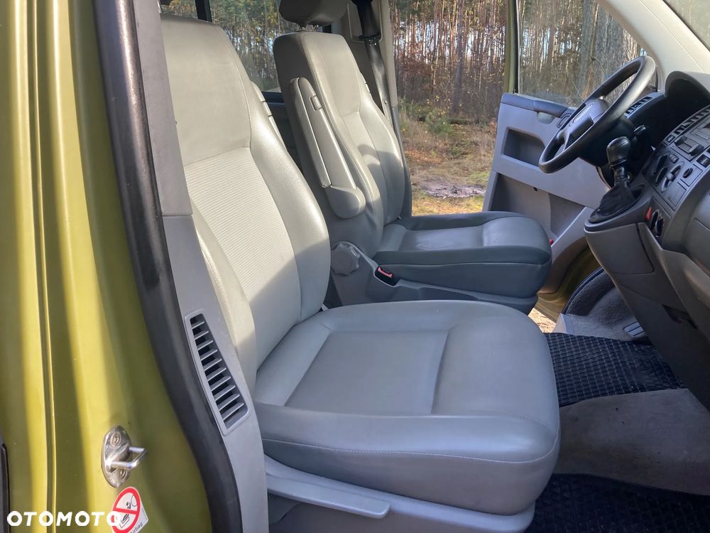 Volkswagen Caravelle - 8