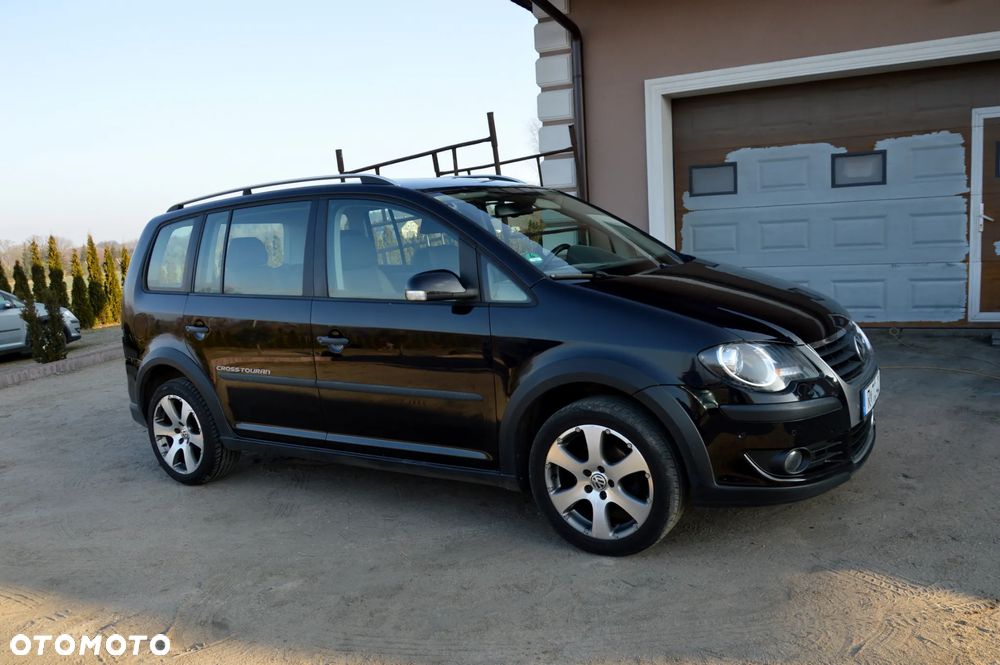 Volkswagen Touran 2.0 TDI DPF Cross - 11
