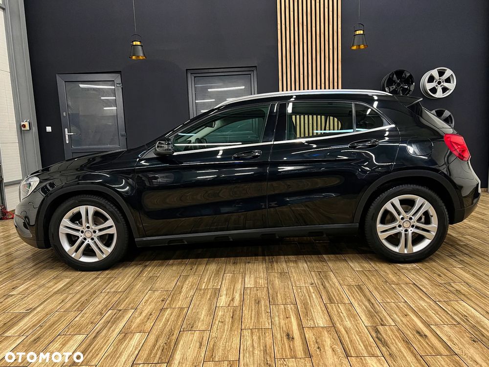 Mercedes-Benz GLA - 12