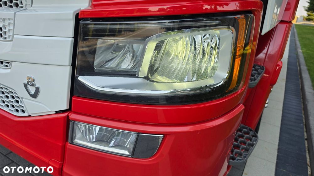 Scania ///V8///S590///2022///RETARDER/// KLIMATYZACJA POSTOJOWA///FULL LED///ALUFELGI///ZABUDOWY MIĘDZYOSIOWE///SKÓRY///WYŚWIETLACZ OBCIĄŻENIA///NAWIGACJA///TV/// STAN BARDZO DOBRY - 21