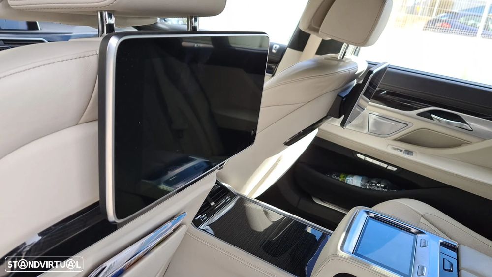 BMW 740 Ld xDrive - 13