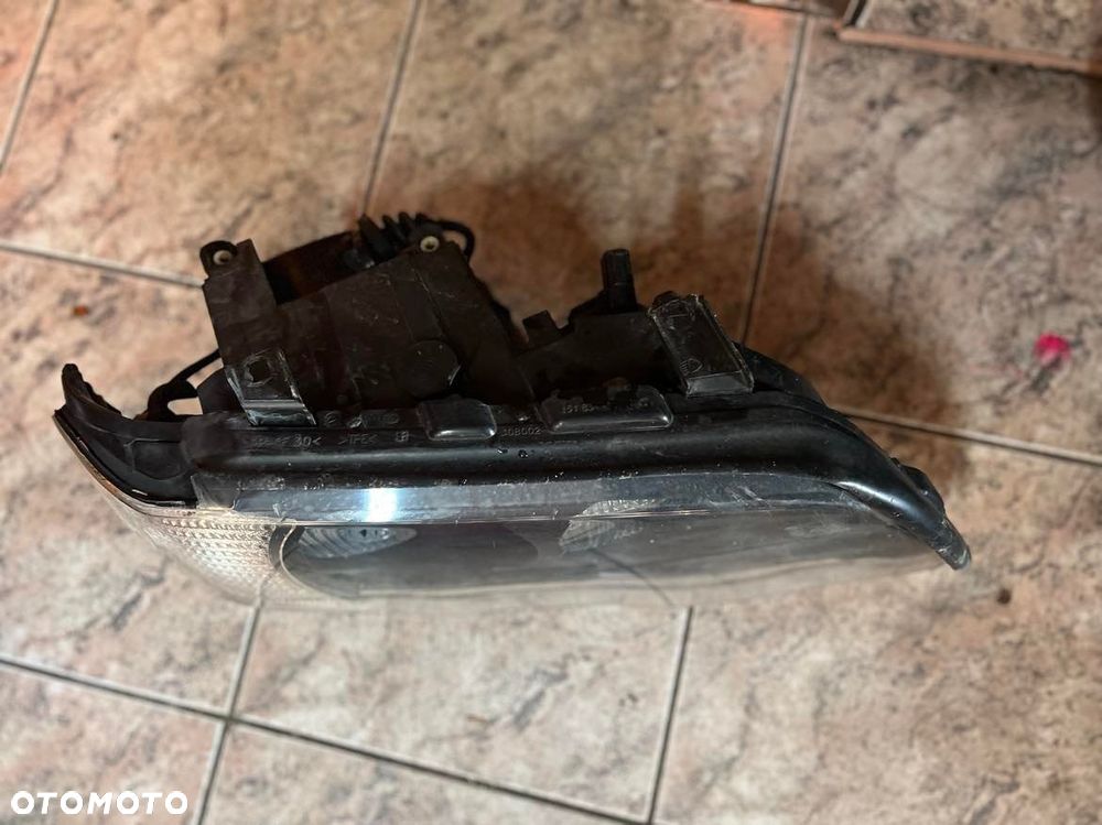 REFLEKTOR PRAWY LAMPA BMW X5 E53 XENON 99-03 Europa Oryginał - 2