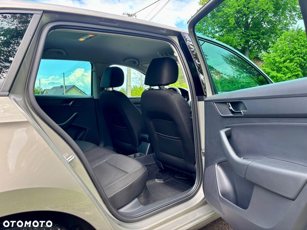 Skoda RAPID 1.2 TSI Ambition - 26