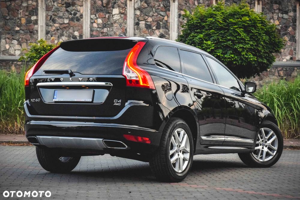 Volvo XC 60 D4 AWD Summum - 4