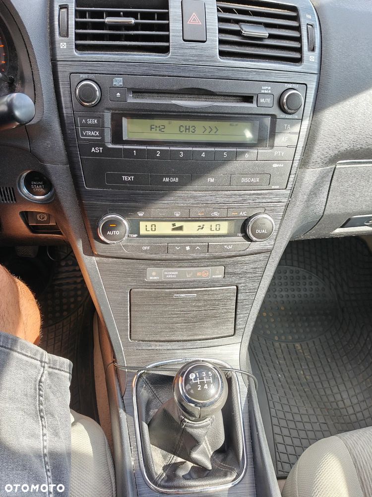 Toyota Avensis 2.0 D-4D Premium - 17