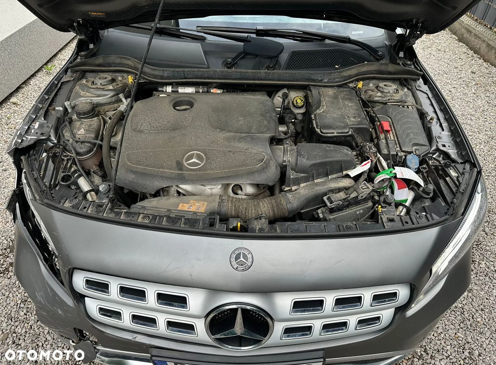 Mercedes-Benz GLA 200 7G-DCT - 8