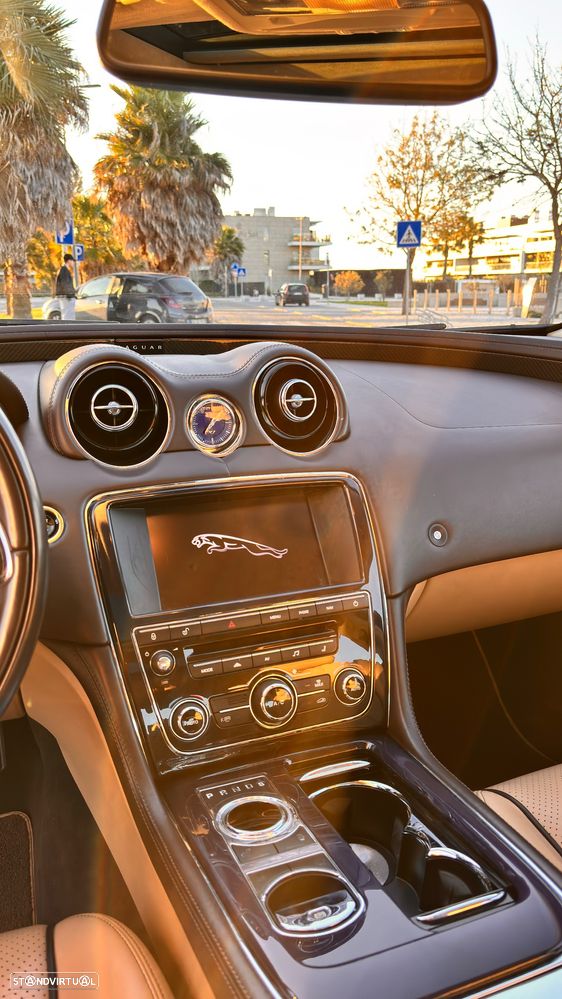 Jaguar XJ 3.0 D V6 Premium Luxury - 17