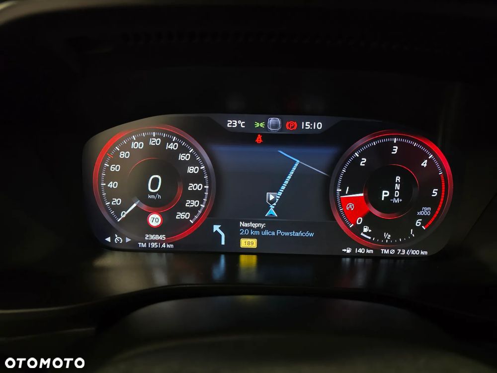 Volvo XC 40 D4 AWD R-Design - 16