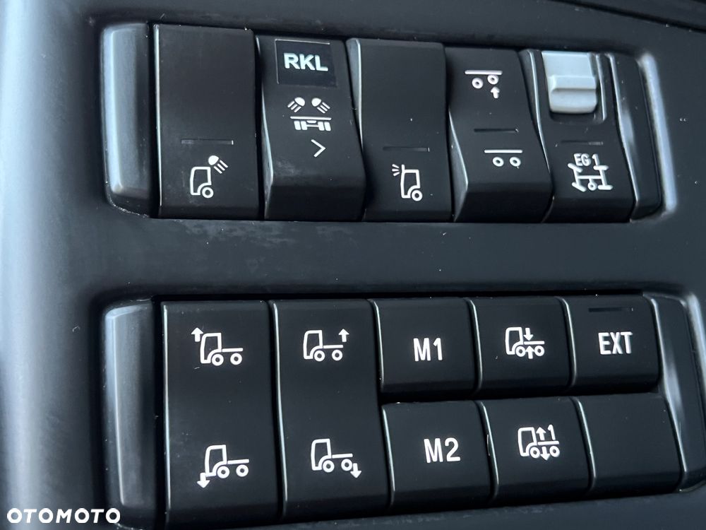 Scania Scania R650 z Niemiec bez EGR tylko SCR pełne wyposażenie FULL AIR V8 - 34