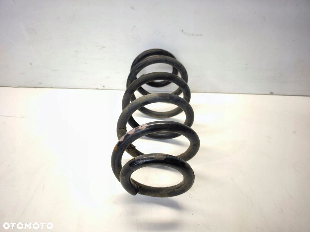 SPRĘŻYNA PRZÓD PRZEDNIA LEWA LUB PRAWA AUDI Q5 8R 3X RÓŻOWY 1X BRĄZOWY - 2