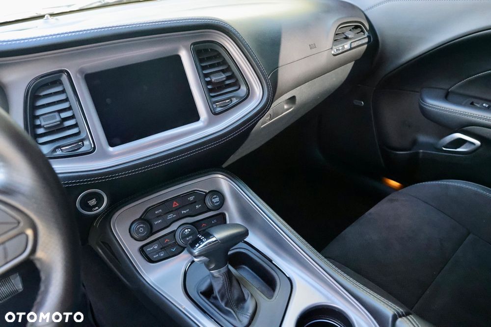 Dodge Challenger 5.7 R/T - 21