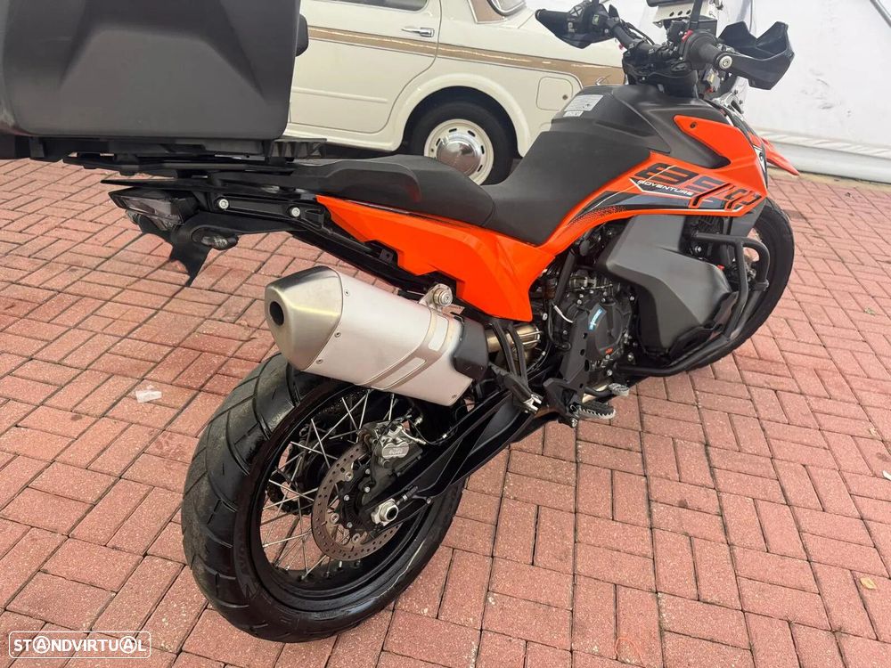 KTM 890 - 15