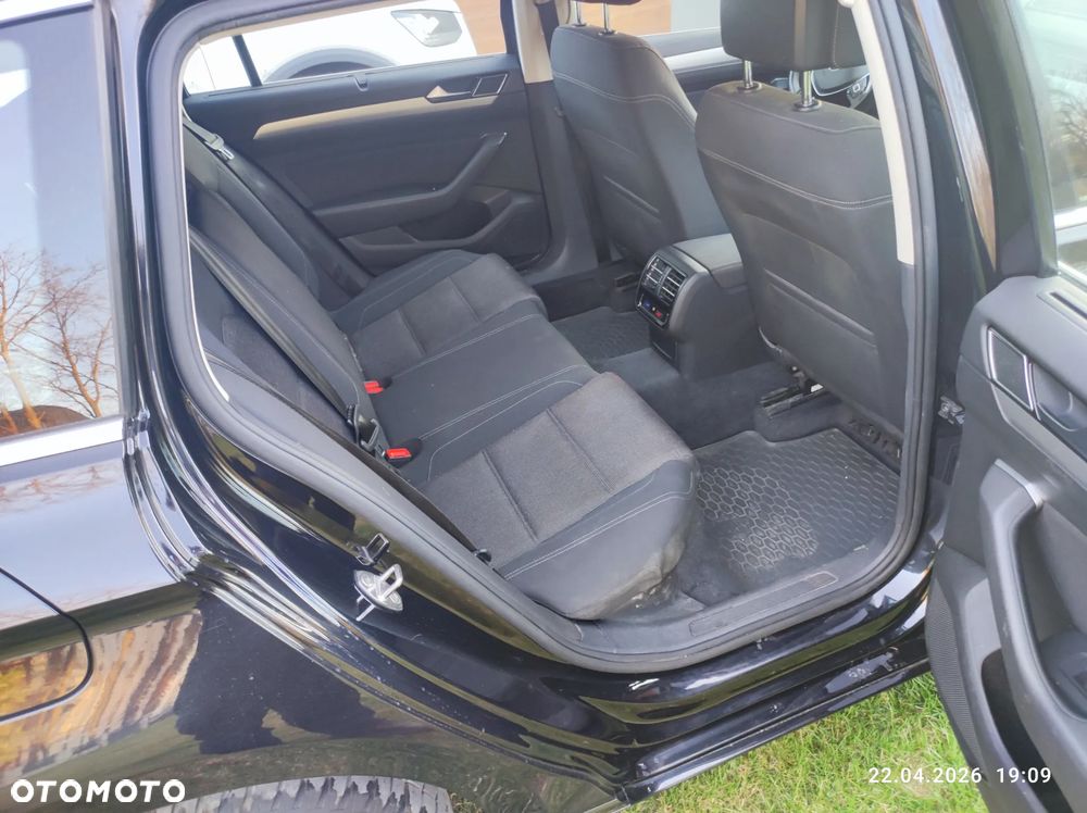 Volkswagen Passat 2.0 TDI BMT Highline - 23