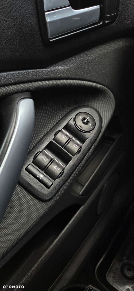 Ford Kuga 2.0 TDCi 2x4 Champions Edition - 25