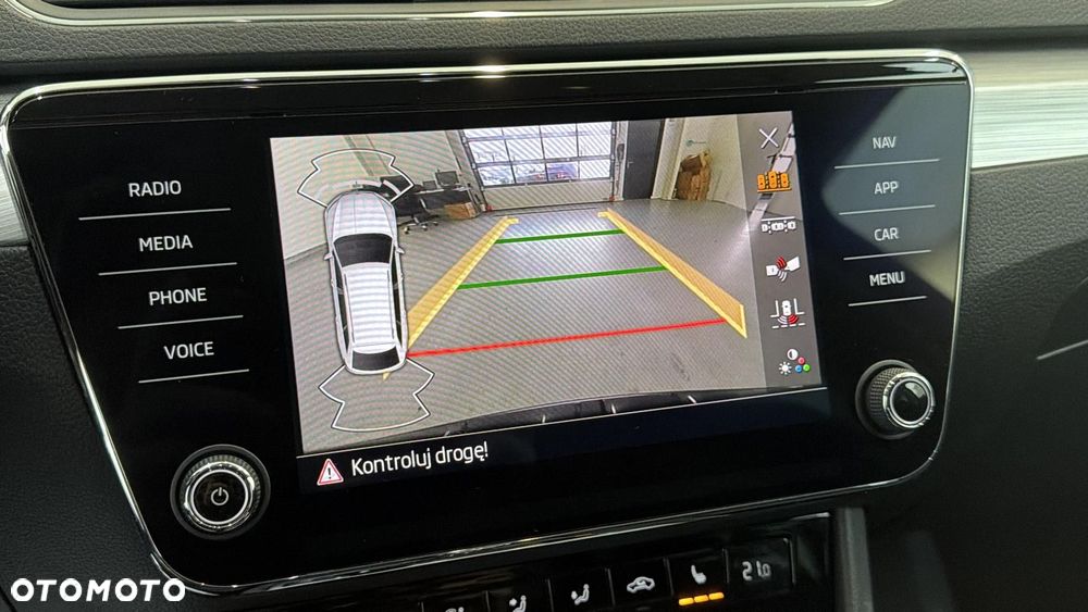 Skoda Superb 2.0 TDI SCR Ambition DSG - 23