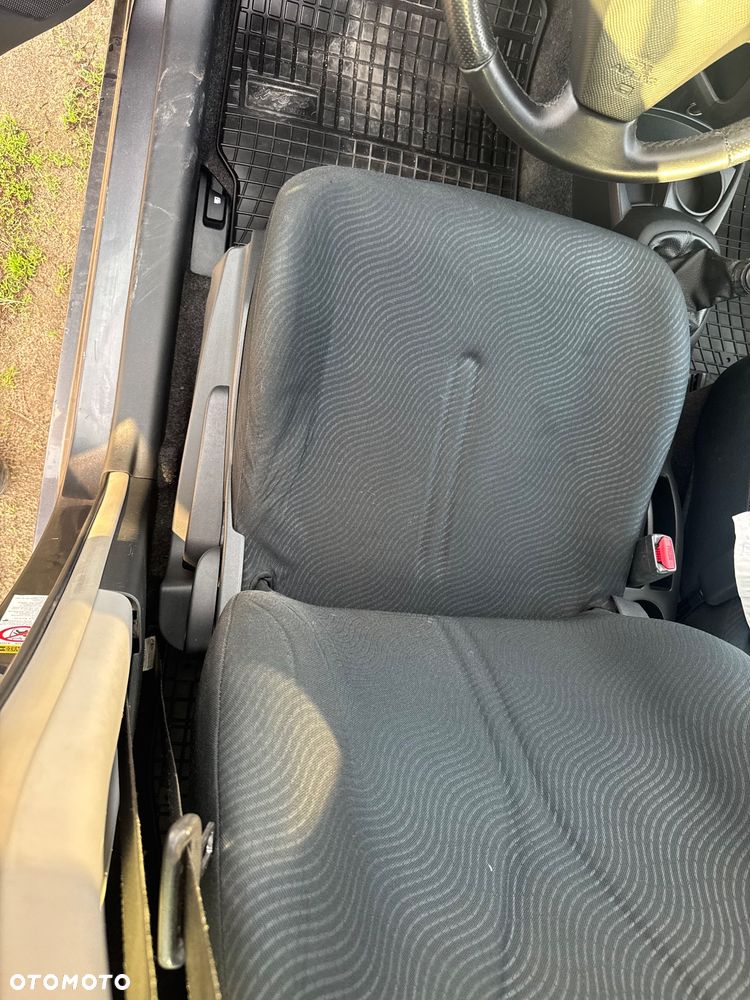 Toyota Yaris 1.4 D-4D Prestige - 12